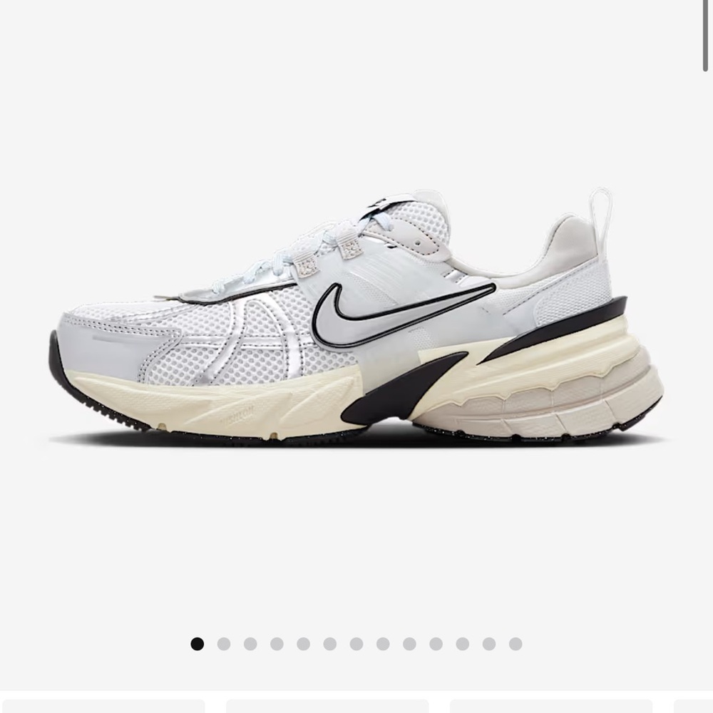 Nike V2K Run Summit White/Pure Platinum/Light Iron Ore/Metallic Silver